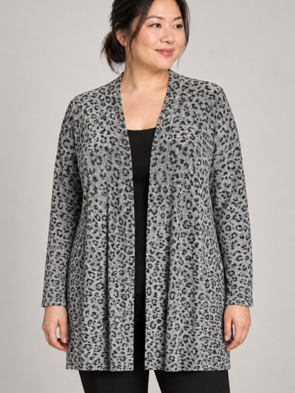 Chico’s Zenergy Animal Print Open Front Cardigan Gray Black Size 2 Athleisure
